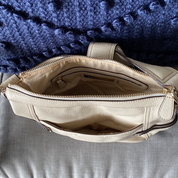 Cream Anne Klein Purse - Picture 5 of 6